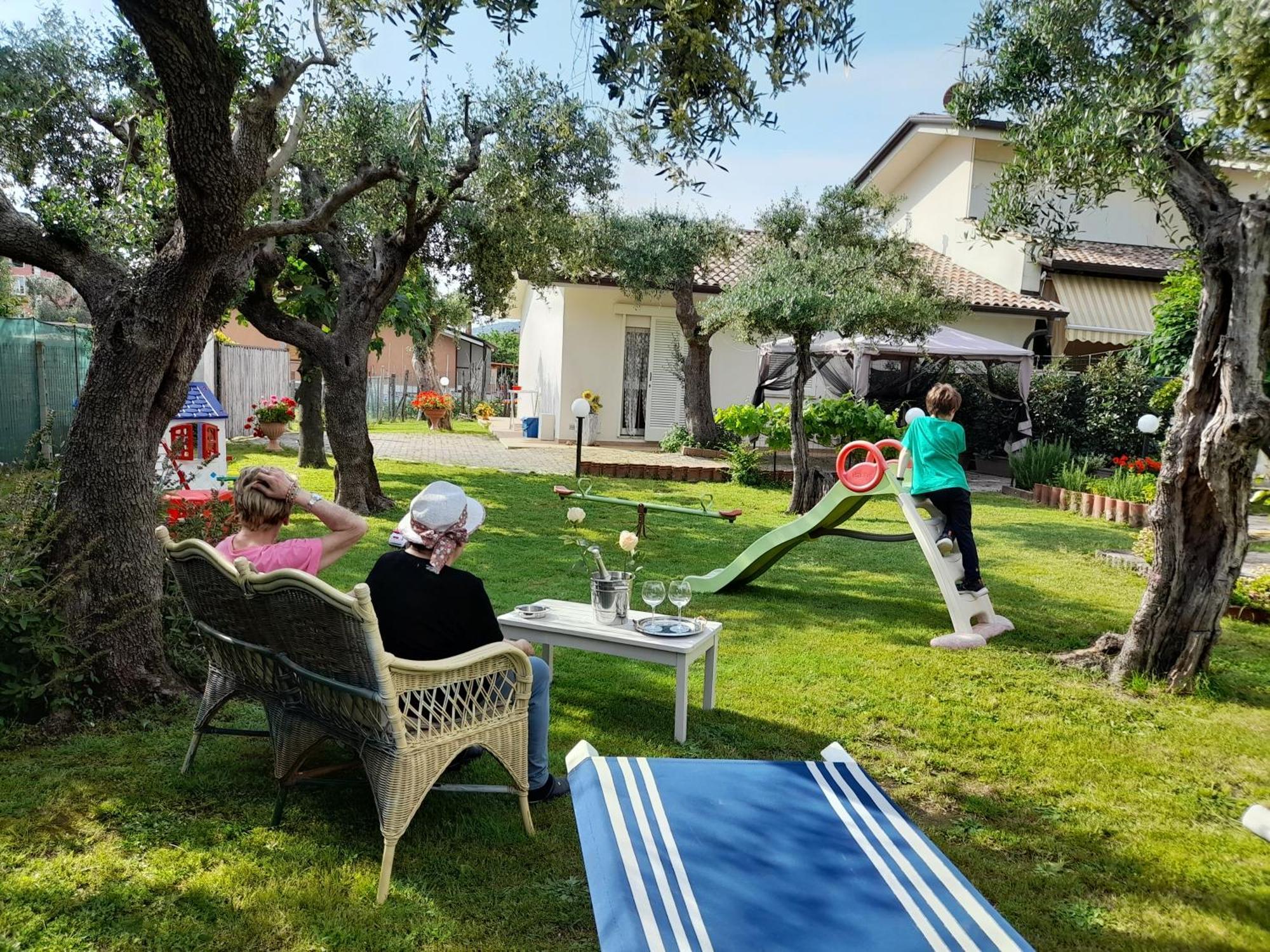 Casa In Campagna A Tre Chilometri Dal Mare Con Parcheggio Privato Villa Querceta Exterior photo